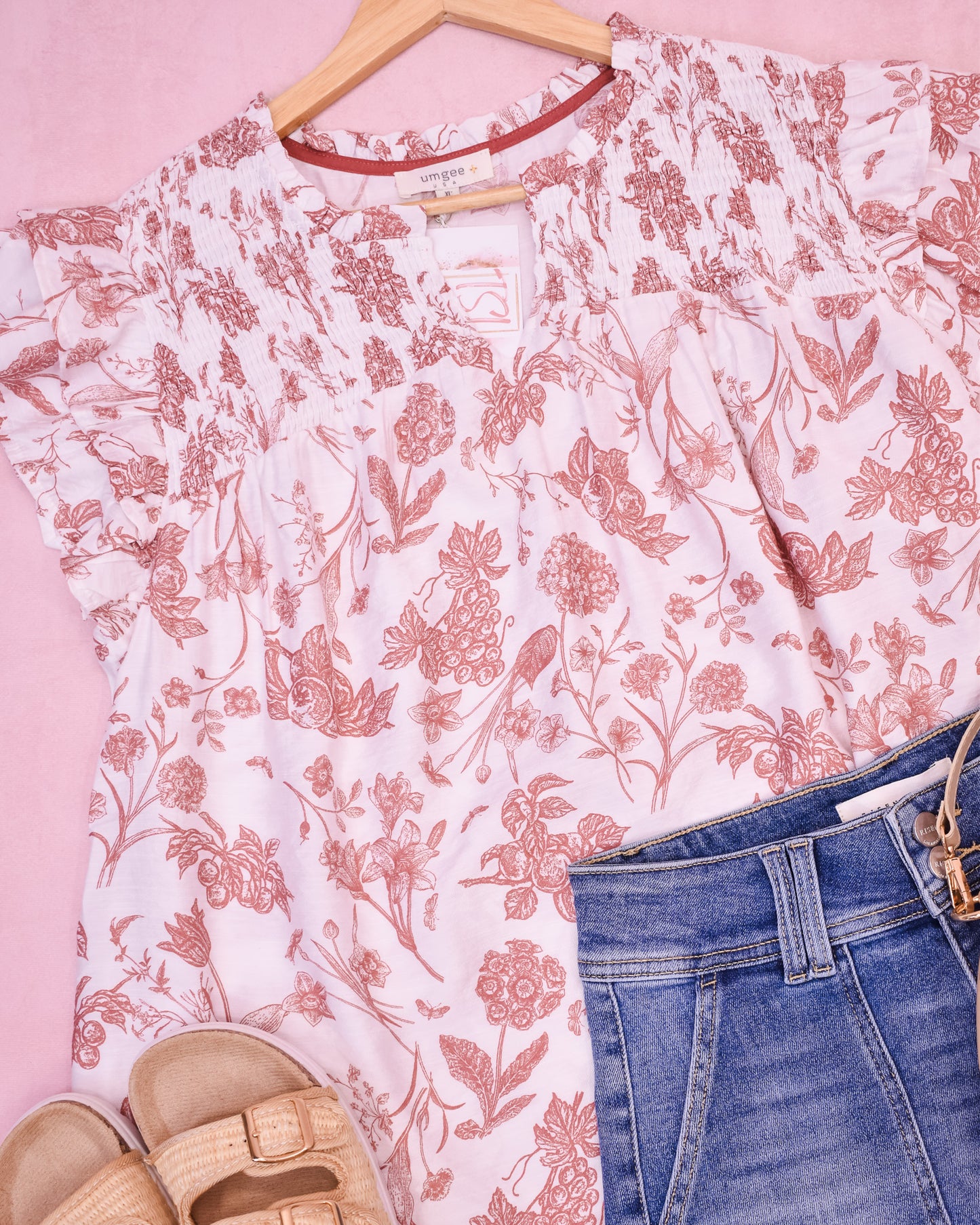 Curvy Petal Charm Sleeveless Top