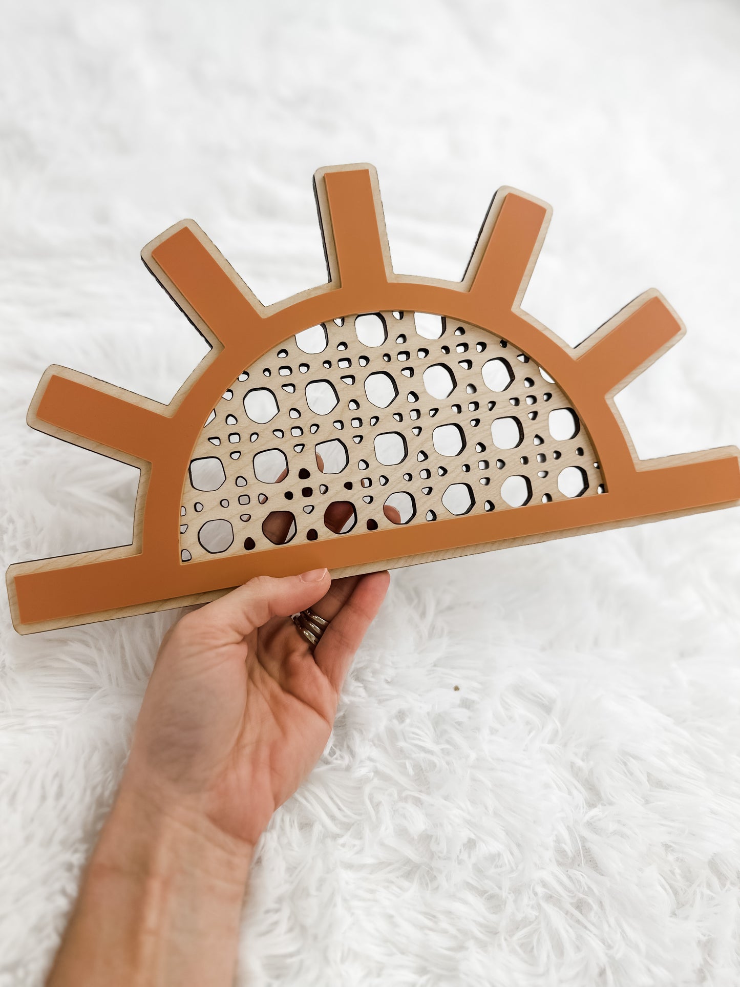 Rattan Sun Shelf Sitter