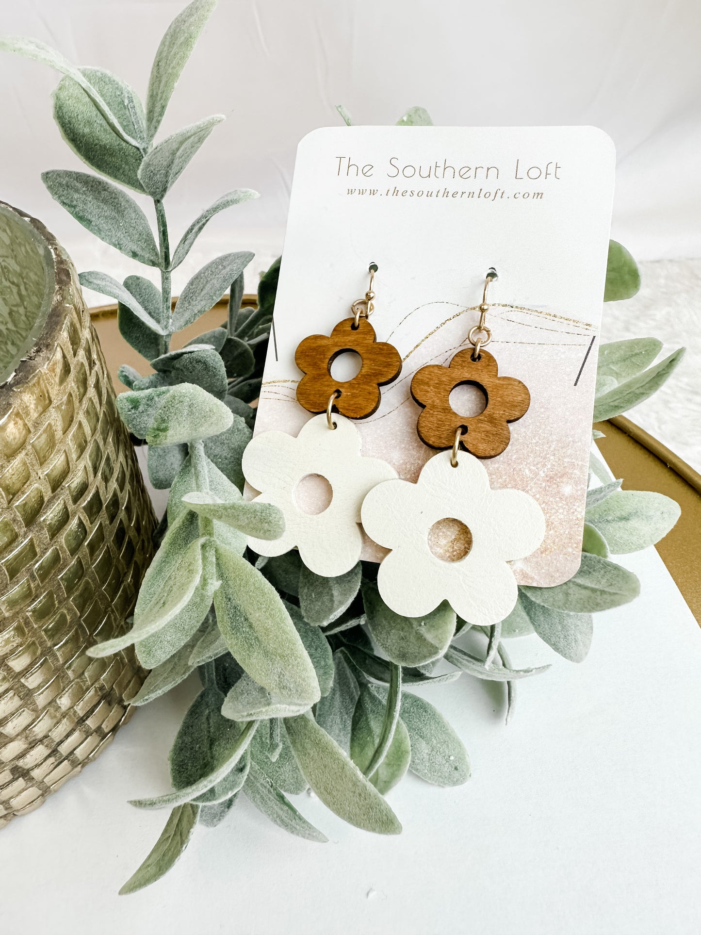 Delightful Daisy Dangle Earring