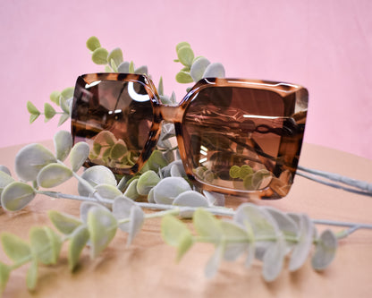 Veda Retro Square Oversized Sunglasses