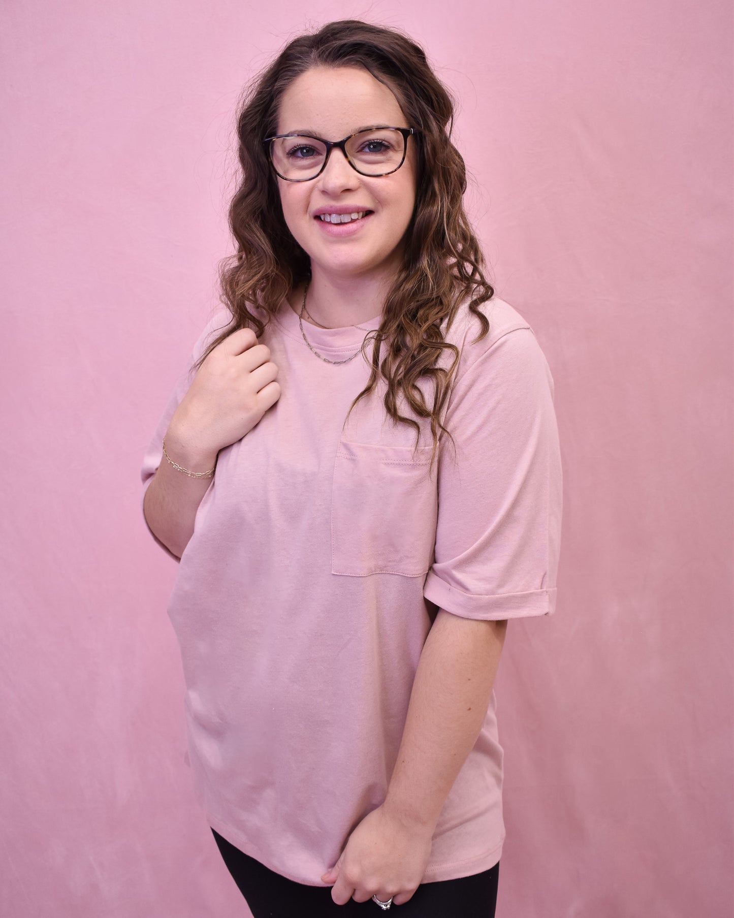 short sleeve light pink tee with oversize fit and front chest pocket