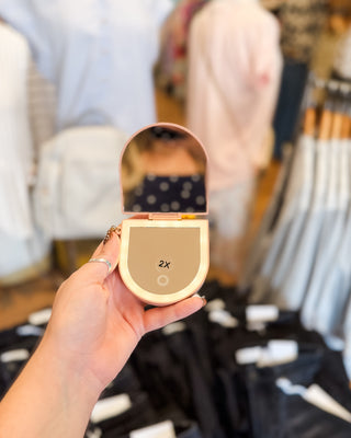 Kitsch lit keychain mirror