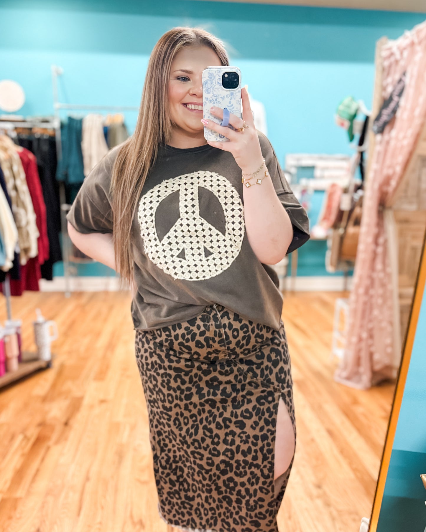 vintage style loose fit tee with vintage lace applique peace sign
