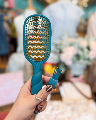 teleties vented hairbrush in cream with hair remover/brush cleaner 