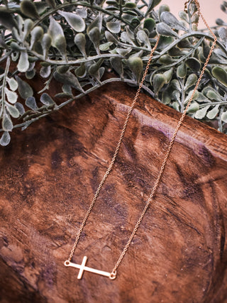 Love Never Fails Cross Necklace - The Southern Loft
