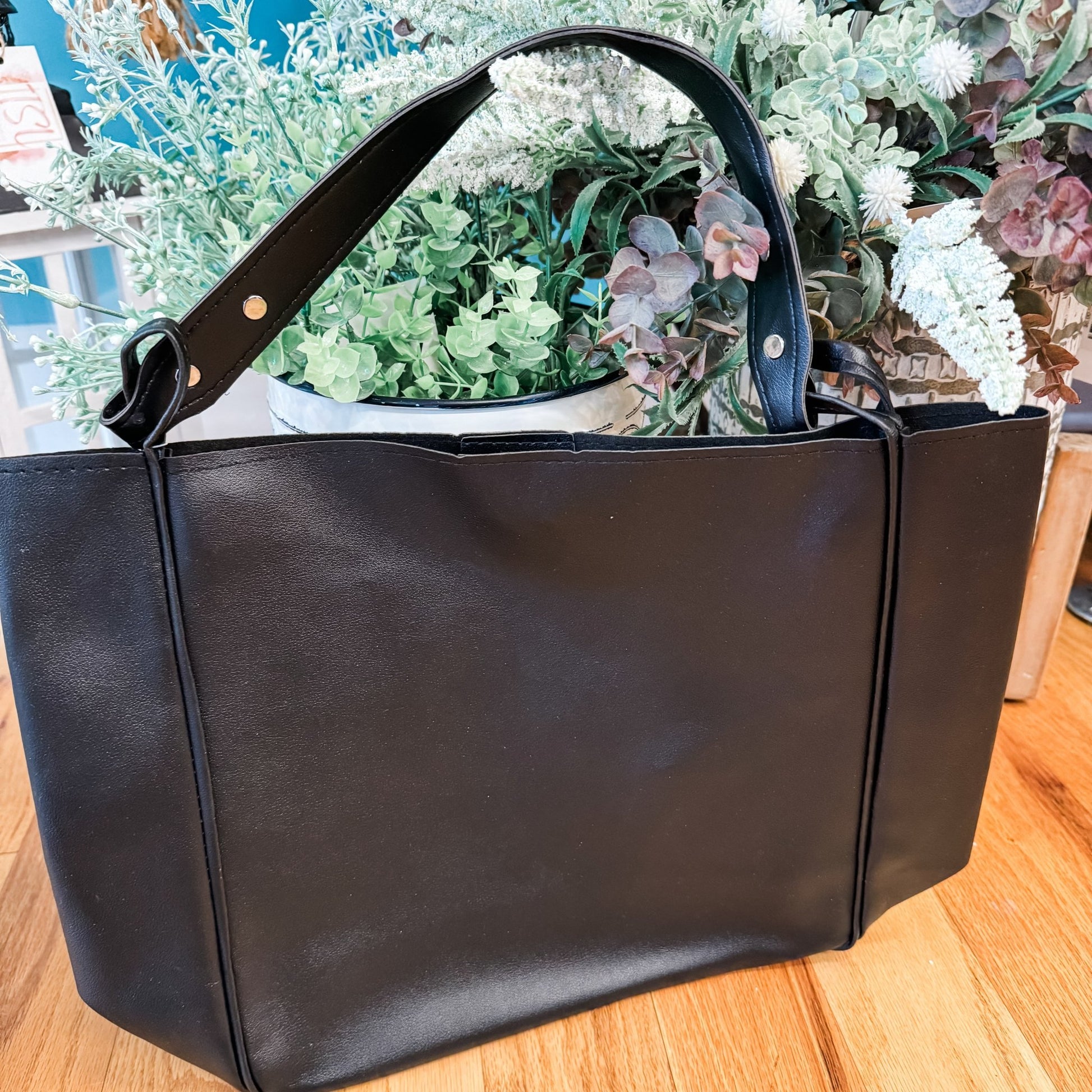 Simple Vegan Leather Shoulder Bag - The Southern Loft