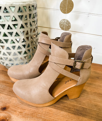 Better Than Before Casual Clogs