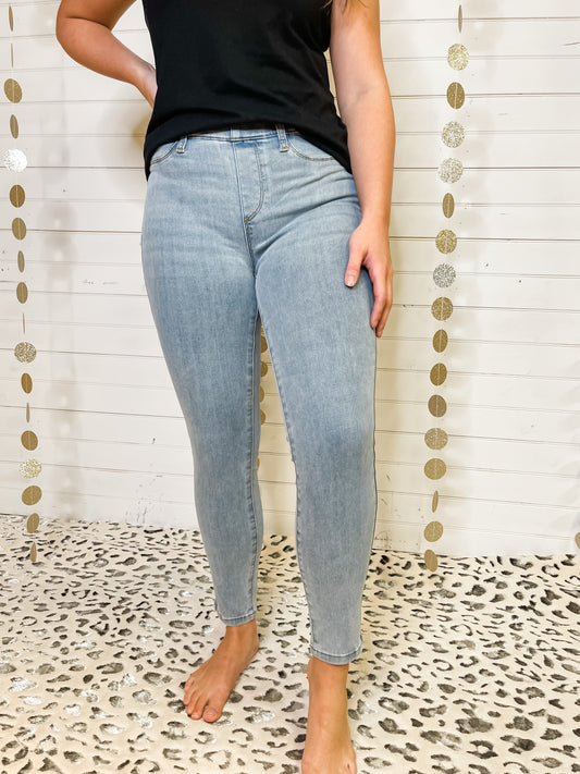 Mid-Rise Pull On Skinny Jegging